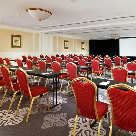 Отель Marriott 4*